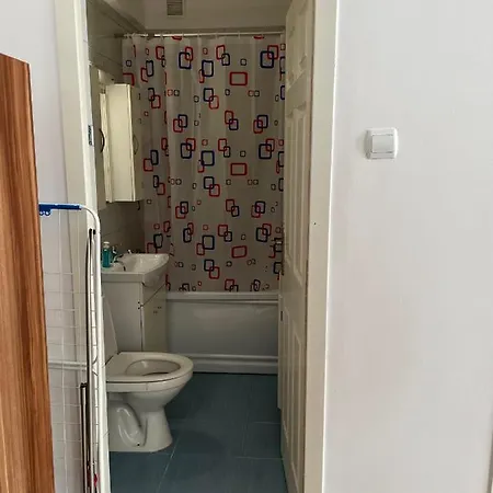 Apartment Walking Distance To Center *