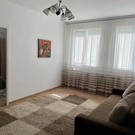 Walking Distance To Center Apartment